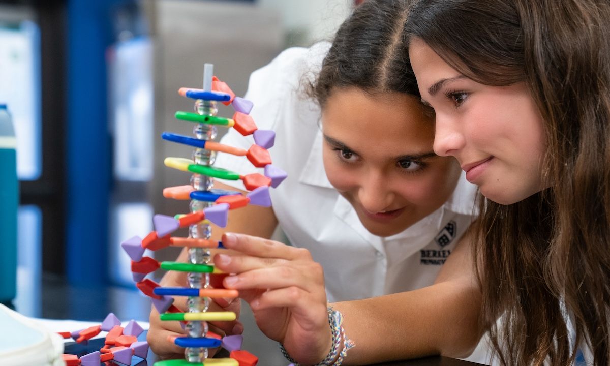 two women studying sciend
